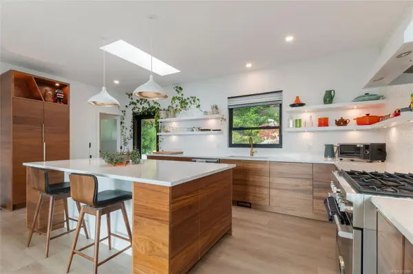 824 Craig Rd, Ladysmith, BC V9G 2C4