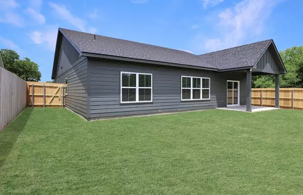 Farmersville, TX 75442,909 Maple Street