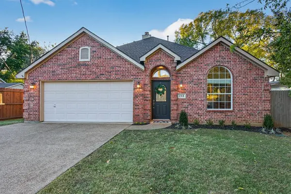 233 Adolphus Avenue,  Lake Dallas,  TX 75065