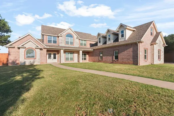 2008 Natchez Court, Cleburne, TX 76033