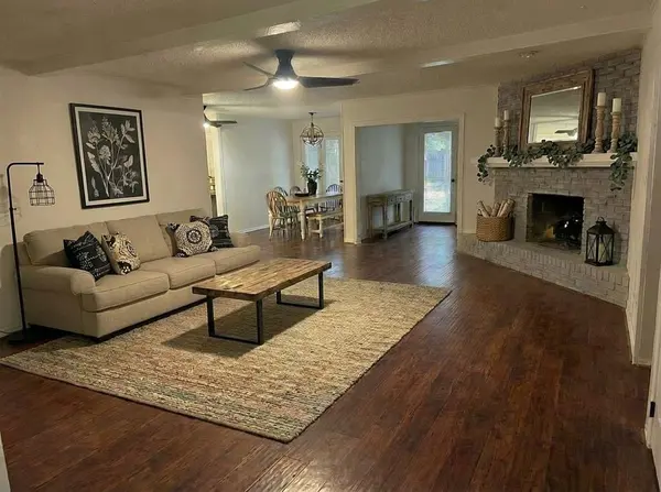 204 Juniper Street, Mansfield, TX 76063