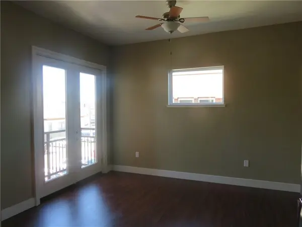 Fort Worth, TX 76104,928 Travis Avenue #206