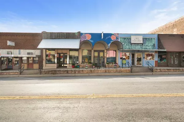 De Leon, TX 76444,141 N Texas Street