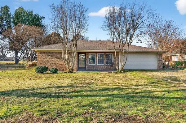 Lake Kiowa, TX 76240,234 Navajo Trail W