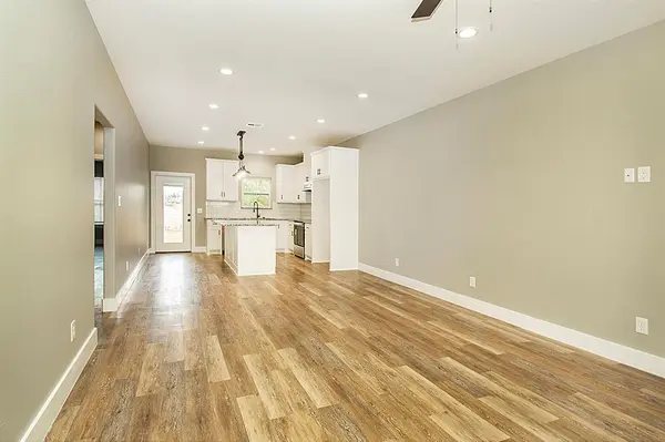 Whitesboro, TX 76273,20496 US Hwy 377 #A