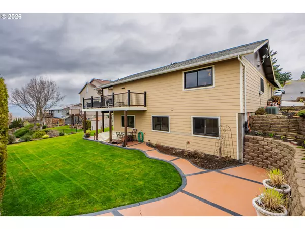 The Dalles, OR 97058,2111 VIEW CT