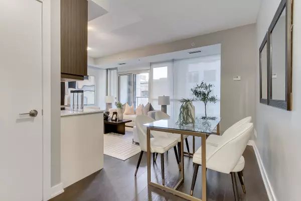 Toronto C01, ON M5V 0H4,199 Richmond ST W #618