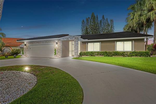 7626 NW 87th Ave, Tamarac, FL 33321