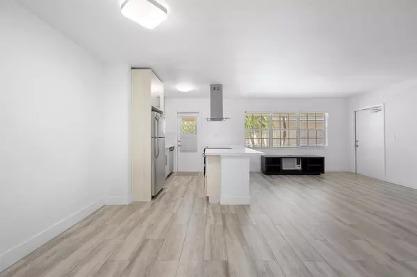 Coral Gables, FL 33146,6565 Santona St #B16