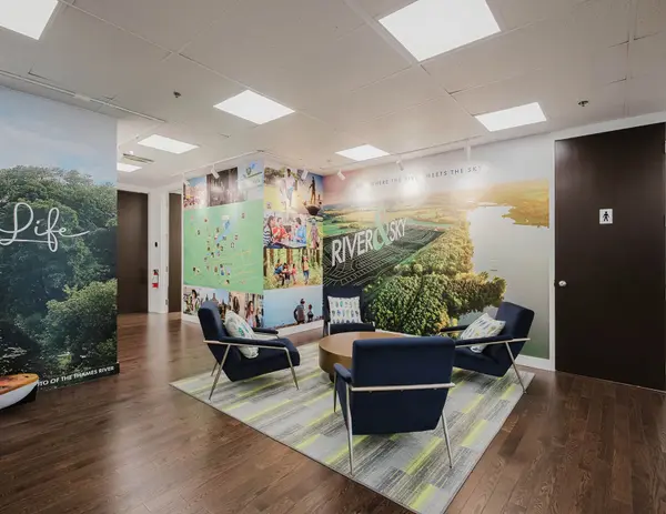 1155 North Service RD W #5, Oakville, ON L6M 3E3