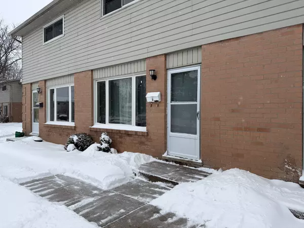 45 Gatewood PL #8, London East, ON N5Y 5A4