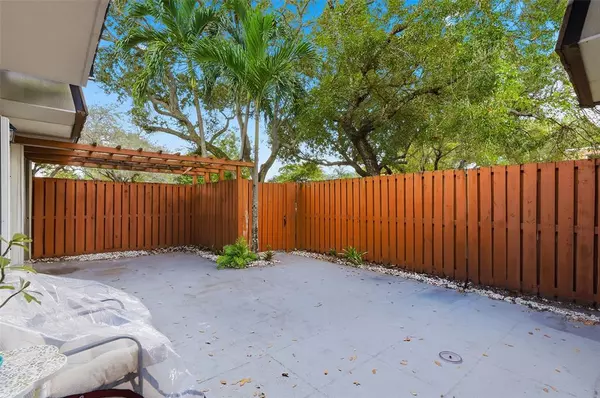 Davie, FL 33324,9142 SW 23rd St #D