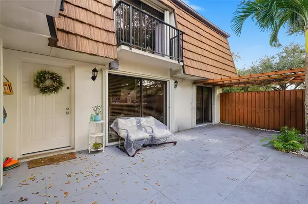 Davie, FL 33324,9142 SW 23rd St #D