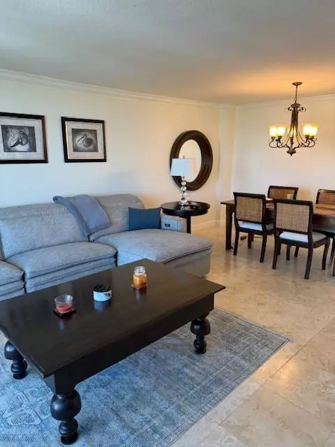 Lauderdale By The Sea, FL 33062,1900 S Ocean Blvd #14L