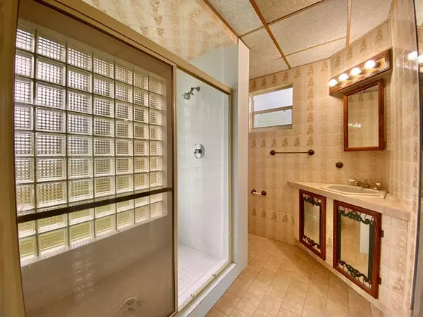 Miami, FL 33168,14131 NW 3rd Ave #F