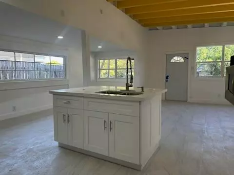 Lake Worth Beach, FL 33460,821 N B St