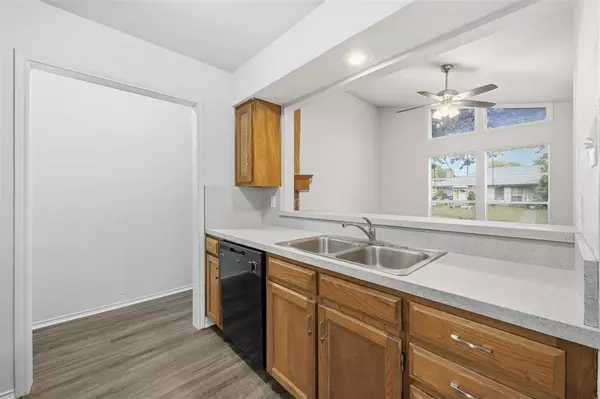 Arlington, TX 76012,518 Guerin Drive