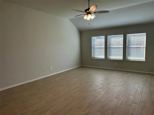 2009 Sesaro Drive, Aubrey, TX 76227