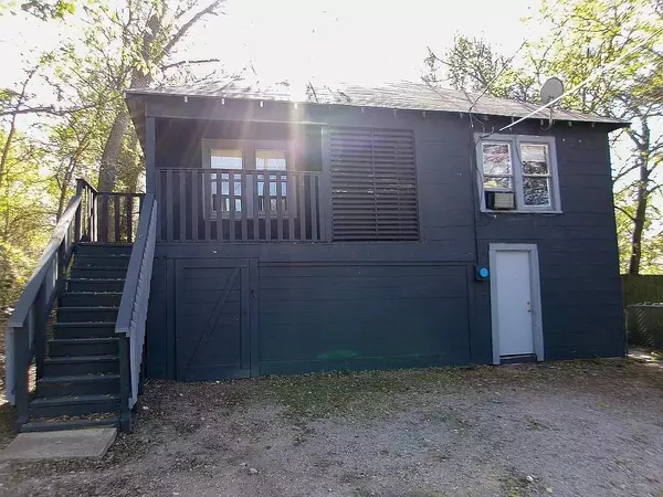 Commerce, TX 75428,1711 Ash Street