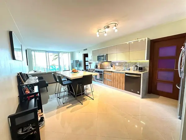 Hollywood, FL 33019,4001 S Ocean Dr #3H