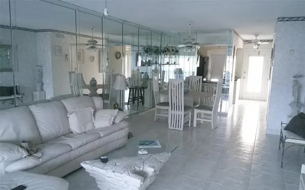 Hallandale Beach, FL 33009,460 Paradise Isle Blvd #301