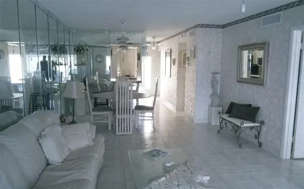 Hallandale Beach, FL 33009,460 Paradise Isle Blvd #301