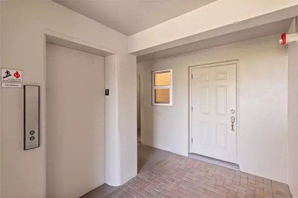 Fort Lauderdale, FL 33308,3121 NE 51st St #303E