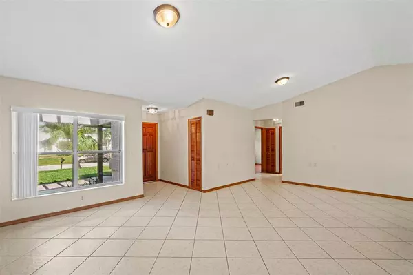 Port St Lucie, FL 34983,341 NW Curry St