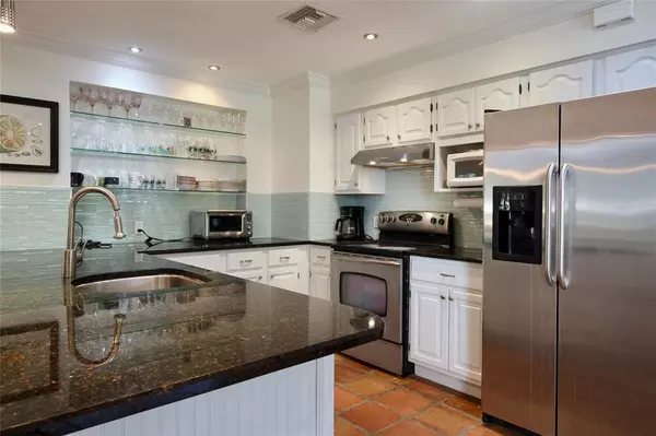 Vero Beach, FL 32963,902 Holoma Dr