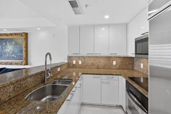 Coconut Grove, FL 33133,3350 SW 27 Ave #1207