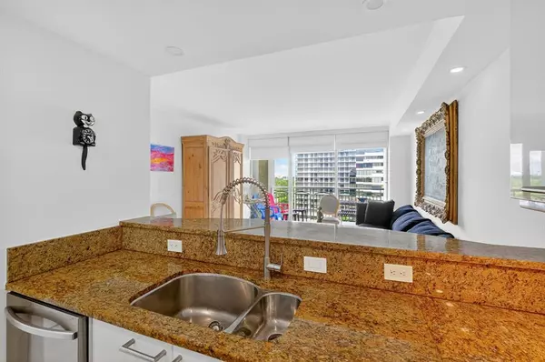 Coconut Grove, FL 33133,3350 SW 27 Ave #1207