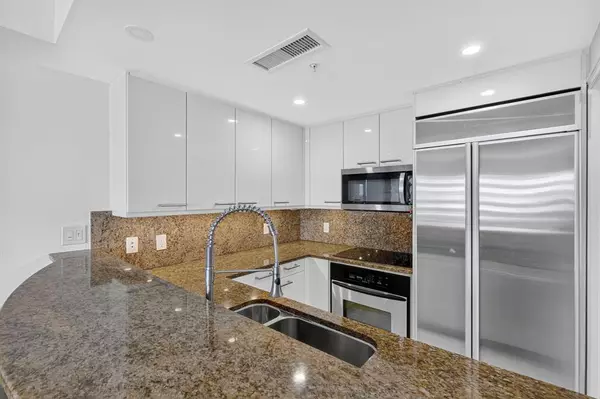 Coconut Grove, FL 33133,3350 SW 27 Ave #1207