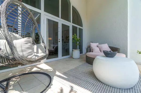 Fort Lauderdale, FL 33301,70 Isle of Venice #203