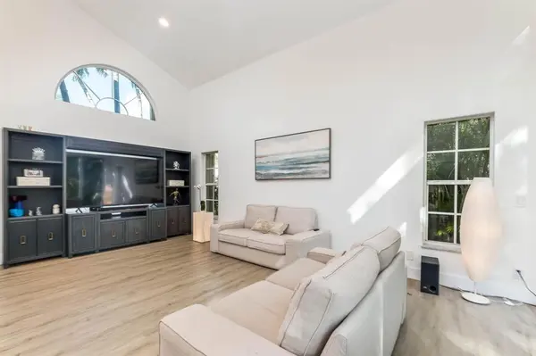 Weston, FL 33326,524 Water Pt