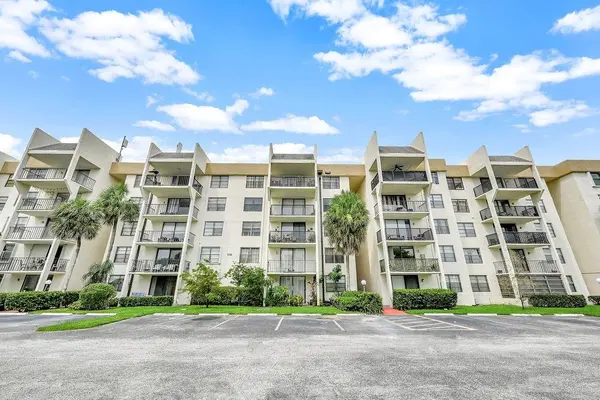 Tamarac, FL 33319,6195 Rock Island Rd #209