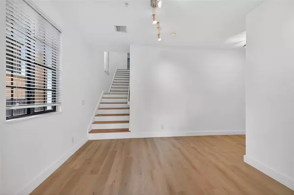 Weston, FL 33332,2678 Center Court Dr #2678