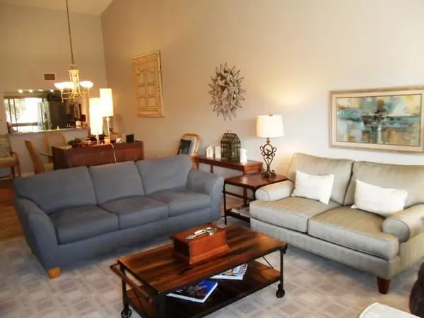 Fort Pierce, FL 34951,9440 Meadowood Dr #205