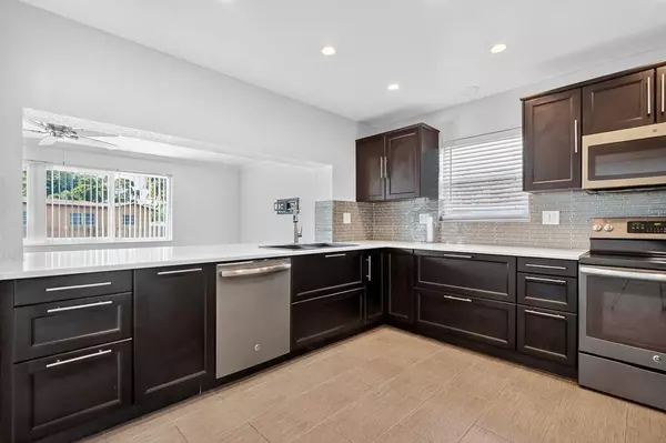 Pembroke Pines, FL 33024,9720 NW 4 ST