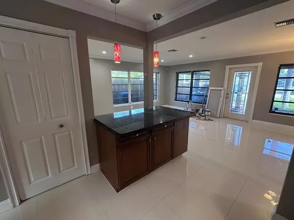 Fort Lauderdale, FL 33334,40 NE 48th St