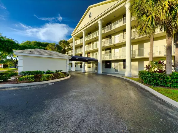 Davie, FL 33324,1701 Whitehall Dr #303