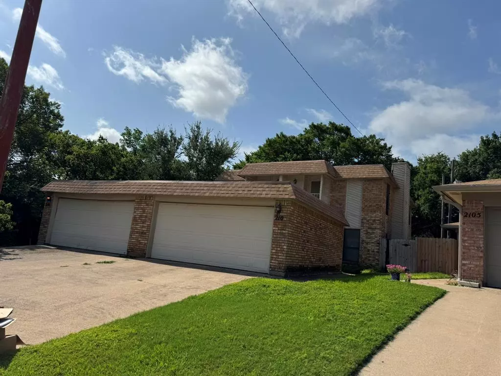 Fort Worth, TX 76110,2101 Mistletoe Avenue