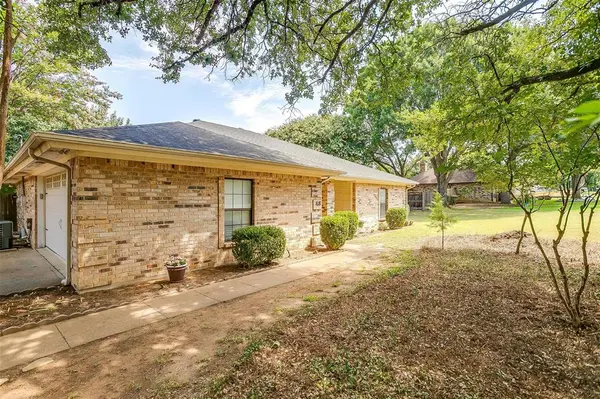Mansfield, TX 76063,418 Country Meadow Drive