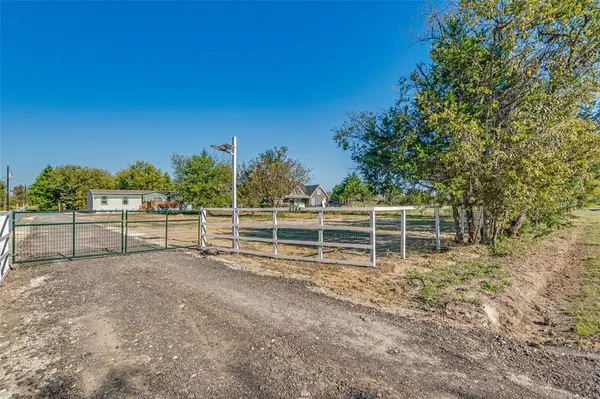 4744 County Road 1040,  Chatfield,  TX 75155