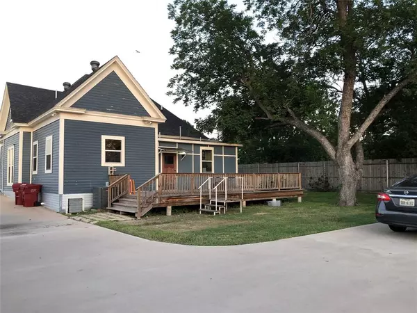 Farmersville, TX 75442,602 S Main Street