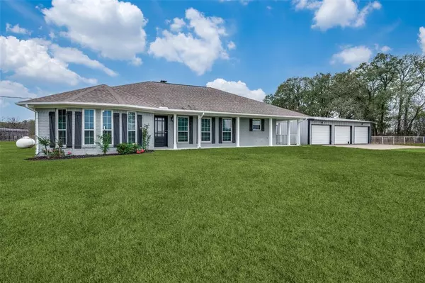 155 Smith Lane, Combine, TX 75159