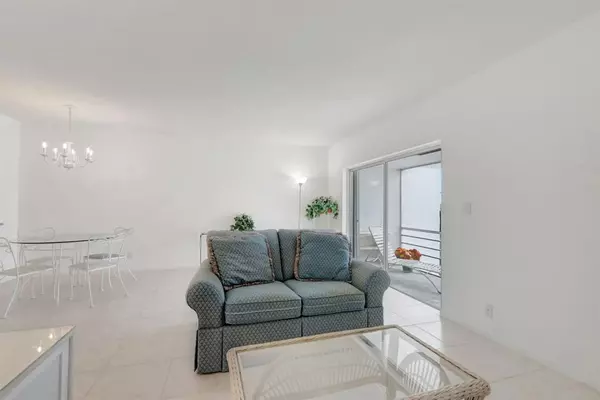 Boca Raton, FL 33487,5501 NW 2nd Ave #302