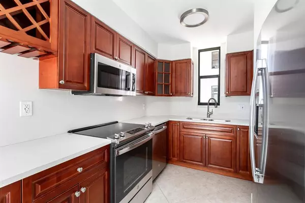 Pompano Beach, FL 33062,1000 S Ocean Blvd #17G