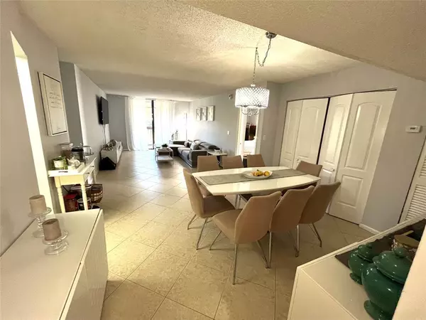 Deerfield Beach, FL 33441,737 SE 1st Way #302