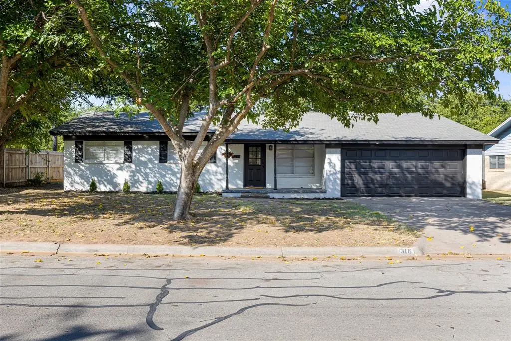 Granbury, TX 76048,316 S Ables Street