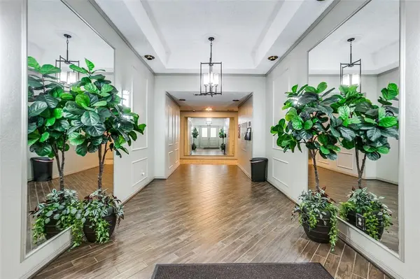 Dallas, TX 75231,6122 Ridgecrest Road #2007